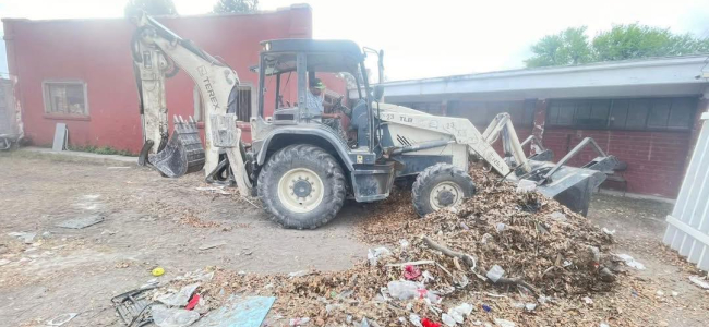 Apoyan a escuela secundaria con acciones de limpieza