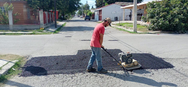 Calle por calle, avanza programa de bacheo en Allende