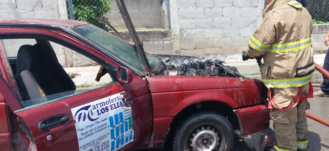 Se quema automóvil en el centro de Allende
