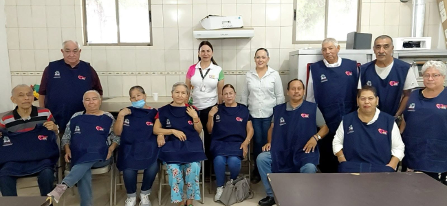 Brindan convivencia a los Adultos Mayores Empacadores