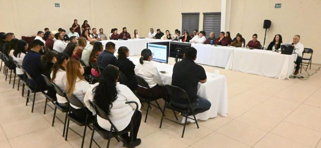 Capacitan a funcionarios de Nava en Entrega-Recepción