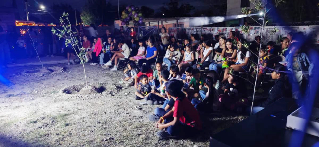 Disfrutan niños de Nava Noche de Leyendas