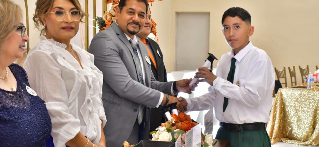 Gradúan alumnos de Escuela Venustiano Carranza turno vespertino