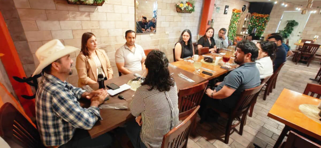 Reconoce Iván Ochoa labor de médicos de Nava