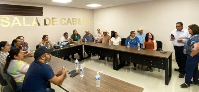 Capacitan a funcionarios sobre blindaje electoral en Villa Unión