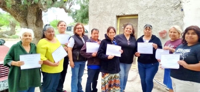 Concluye taller de empoderamiento de la mujer en ejido Charcos
