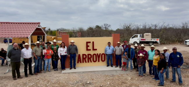 Encabeza Mario González entrega de obras en ejido El Arroyo