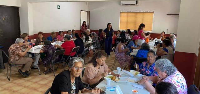 Festeja DIF Villa Unión Día de las Madres con adultos mayores