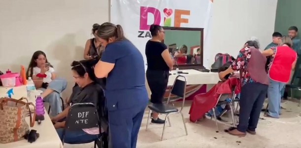 Apoyan regreso a clases con corte de cabello gratuito