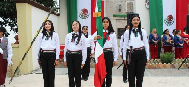 Conmemoran Aniversario de la Independencia con ceremonia cívica y desfile patrio