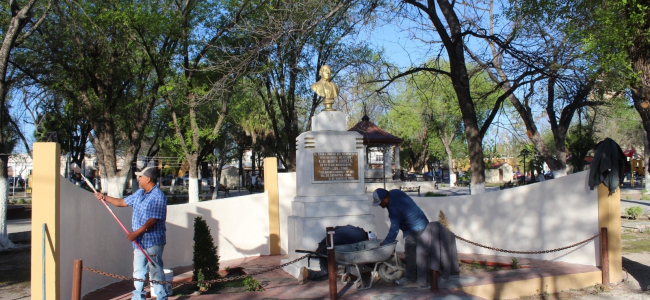 Rehabilitan el hemiciclo a Juárez en Zaragoza
