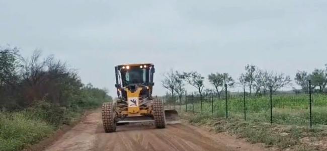 Rehabilitan camino de terracería a Patiños