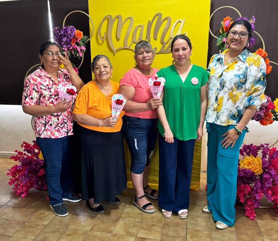 Celebran Día de las Madres con grupo de Adultos Mayores en Morelos