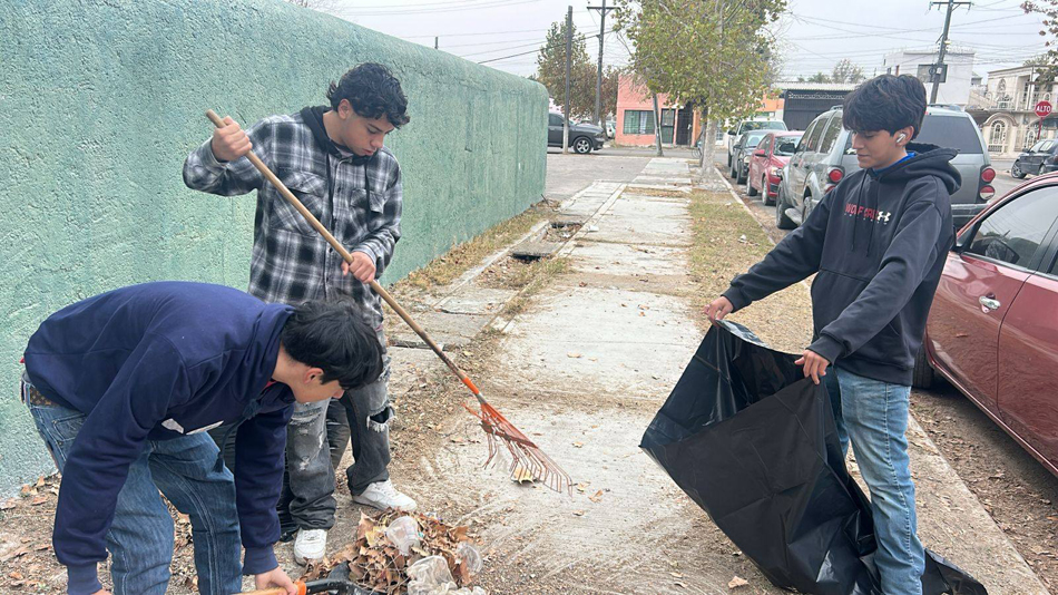 Hacen limpieza y mantenimiento en distintas áreas del municipio de Nava
