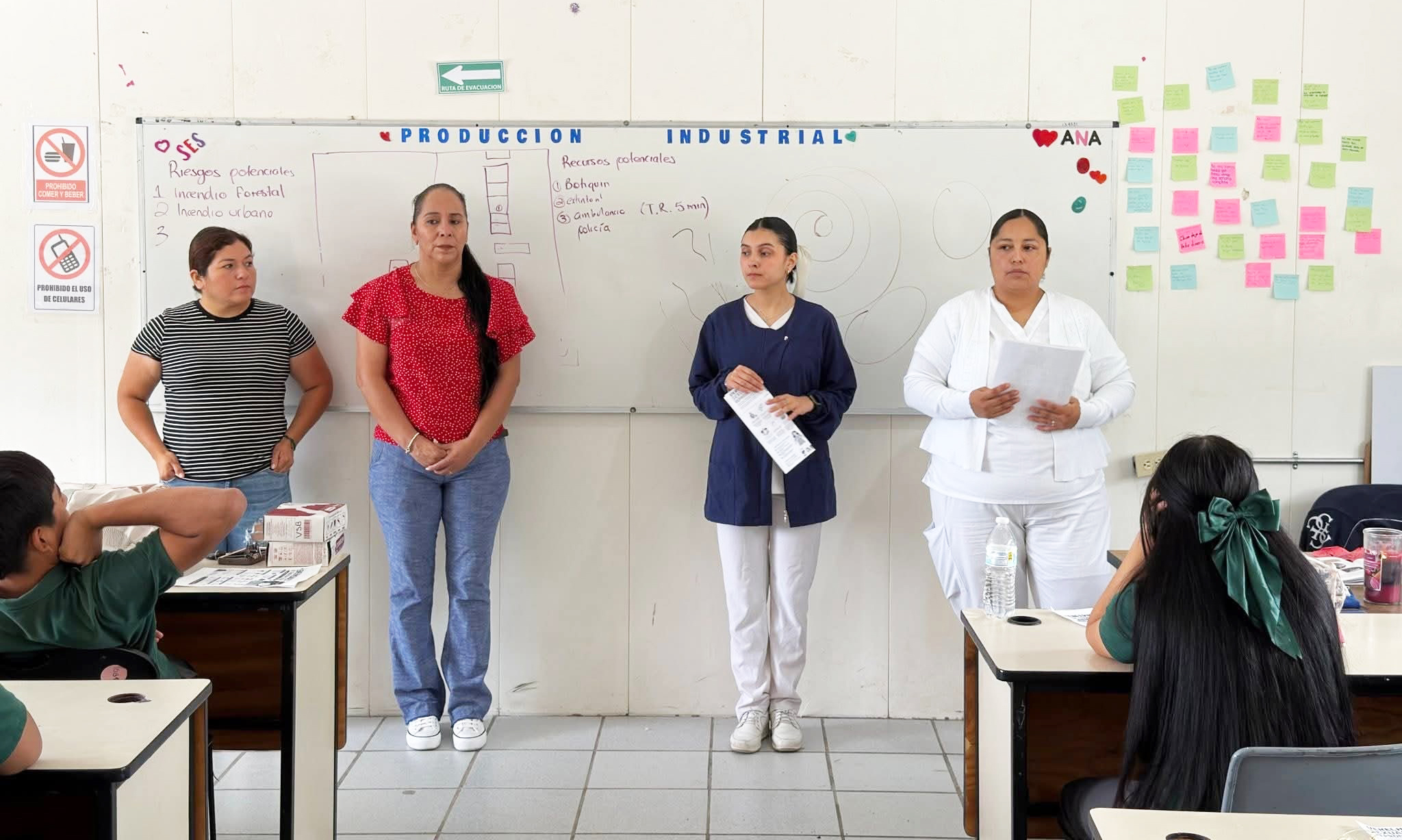 Imparten plática sobre salud sexual a estudiantes en Villa Unión