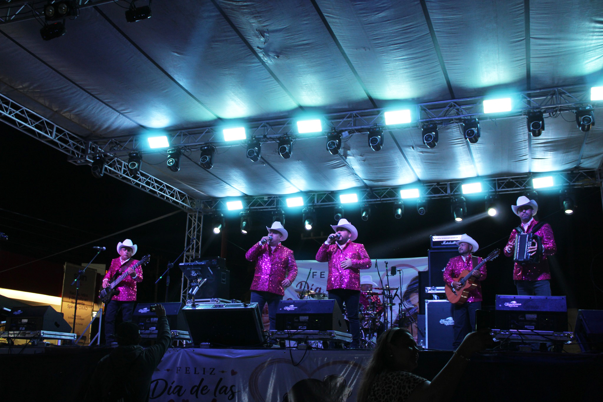 Brindan magno festejo a las madrecitas en Zaragoza