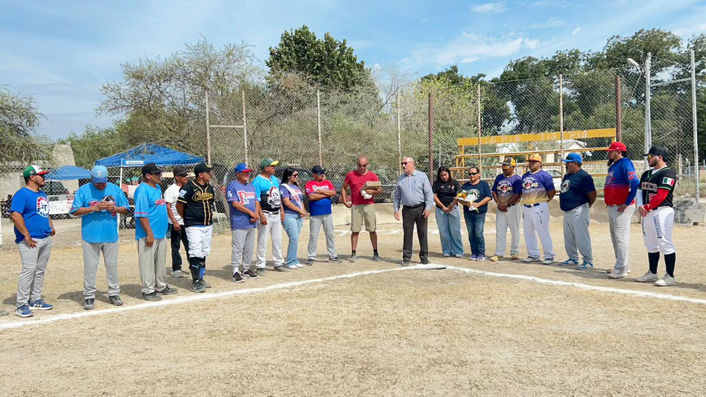 Acude alcalde a inauguración de la Liga de Beisbol de Novatos y Aficionados